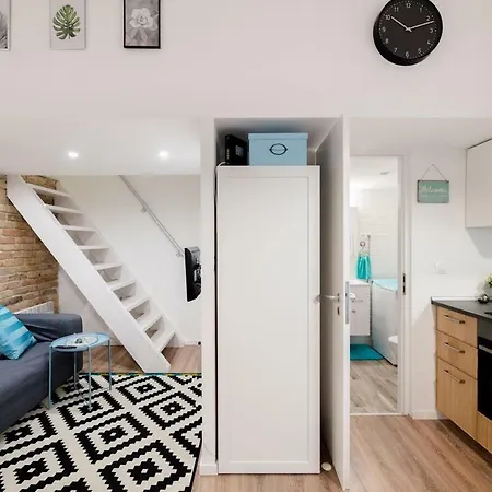 Puskin Apartment *